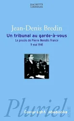 Un tribunal au garde-à-vous